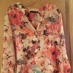 Beautiful blouse APT 9